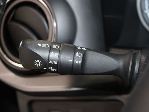 Used 2021 Toyota Tacoma TRD Off-Road AWD/4WD image 37
