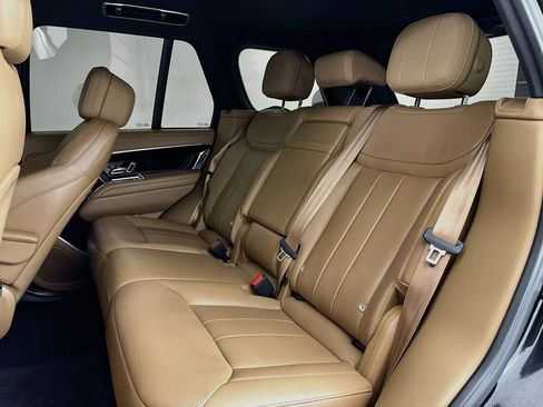Used 2025 Land Rover Range Rover SE AWD/4WD image 25