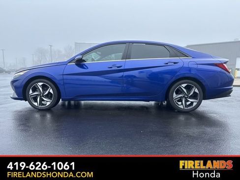 Used 2023 Hyundai Elantra Limited image 4