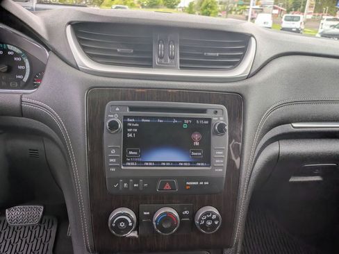 Used 2015 Chevrolet Traverse LT w/ Style and Technology Package AWD/4WD image 16