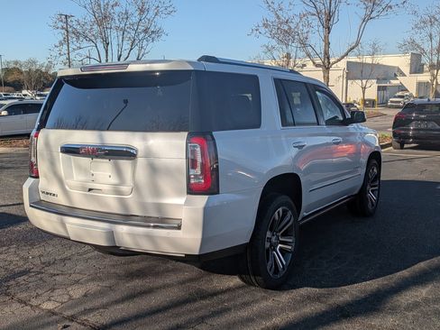 Used 2020 GMC Yukon Denali w/ Denali Premium Package image 9