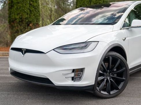 Used 2020 Tesla Model X Long Range image 2