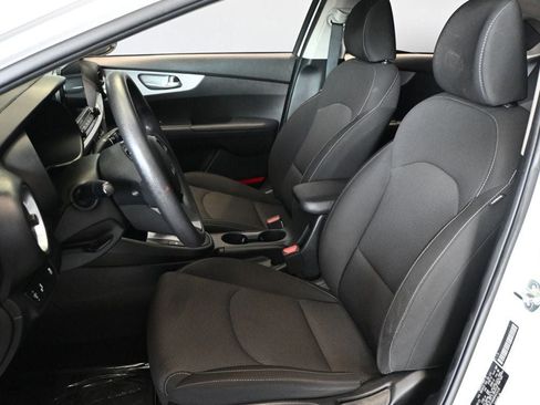 Used 2023 Kia Forte LXS w/ LXS Technology Package FWD image 17