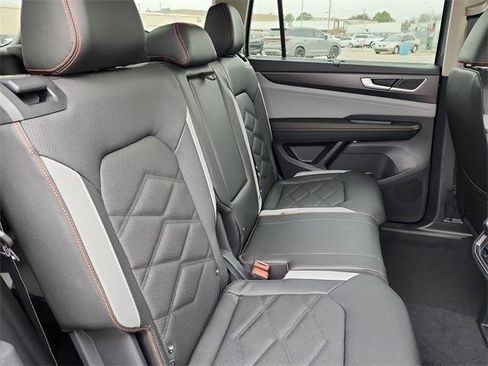 New 2026 Volkswagen Atlas Peak Edition image 19