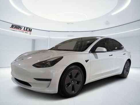 Used 2023 Tesla Model 3 Standard Range RWD image 7