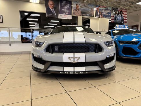 Used 2017 Ford Mustang Shelby GT350 RWD image 3