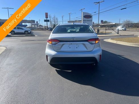 Used 2025 Toyota Corolla LE image 4