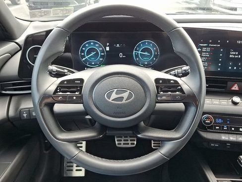 Certified 2025 Hyundai Elantra SEL FWD image 19