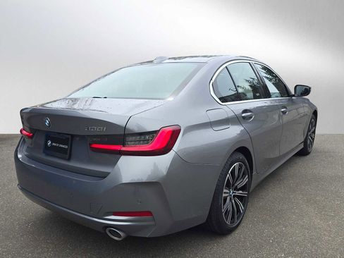Used 2025 BMW 330i xDrive Sedan AWD/4WD image 3
