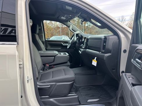 New 2026 GMC Sierra 1500 SLE image 43