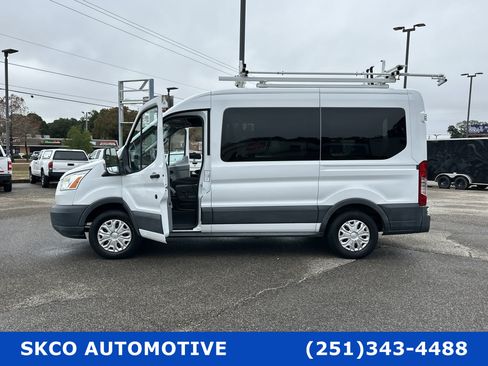 Used 2017 Ford Transit 150 XLT image 22