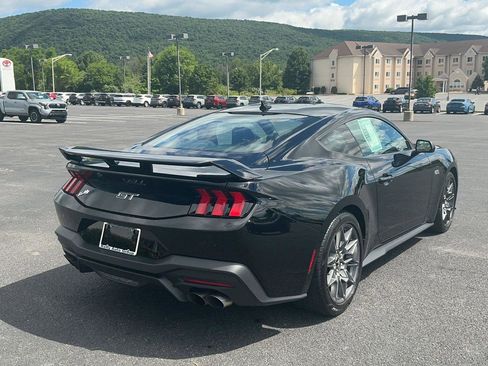 Used 2025 Ford Mustang GT Premium w/ GT Performance Package RWD image 7