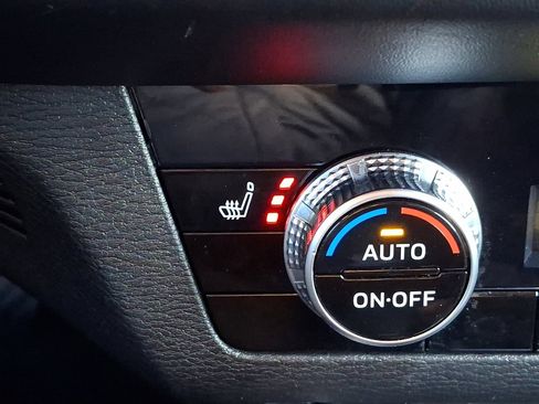 Used 2024 Mitsubishi Outlander SE image 24