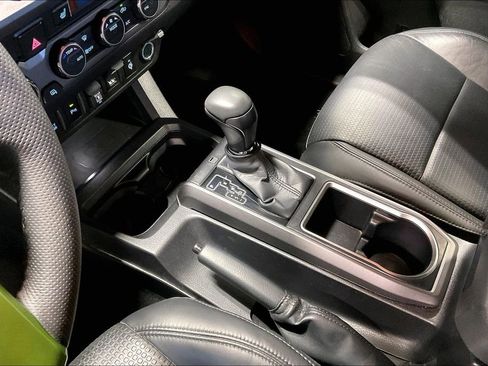 Used 2023 Toyota Tacoma TRD Off-Road image 17