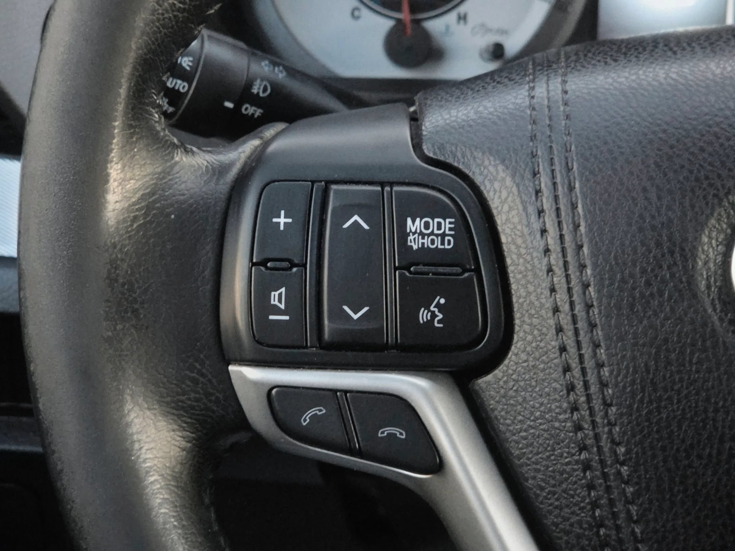 Used 2018 Toyota Sienna SE FWD image 22