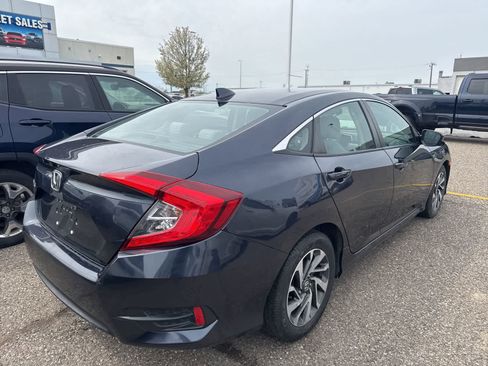 Used 2018 Honda Civic EX image 10