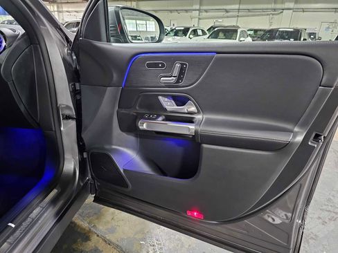New 2026 Mercedes-Benz GLB 250 4MATIC image 10