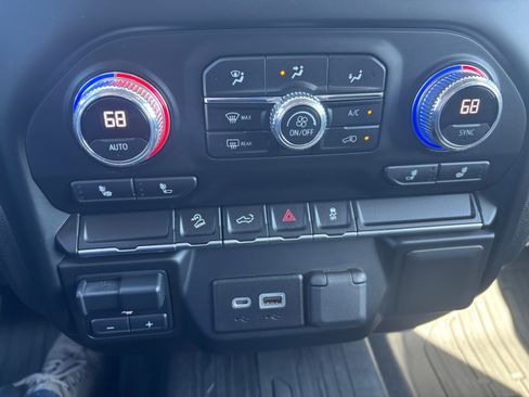 Used 2022 GMC Sierra 2500 SLE w/ SLE Convenience Package image 15