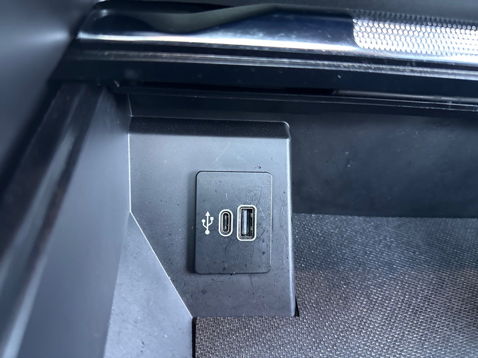 Used 2025 Ford F150 Lariat w/ Equipment Group 501A Mid AWD/4WD image 17