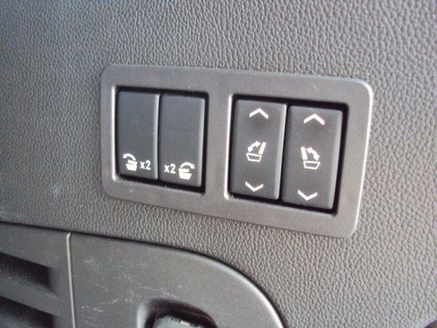 Used 2019 GMC Yukon SLT AWD/4WD image 15