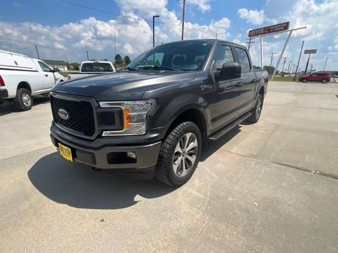 Used 2019 Ford F150 XL w/ Equipment Group 101A Mid AWD/4WD image 4