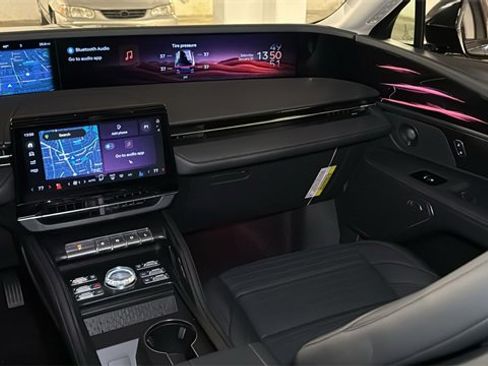 New 2026 Lincoln Nautilus Reserve image 16