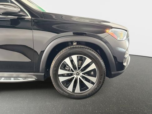 Used 2025 Mercedes-Benz GLE 350 4MATIC w/ Driver Assistance Package image 21