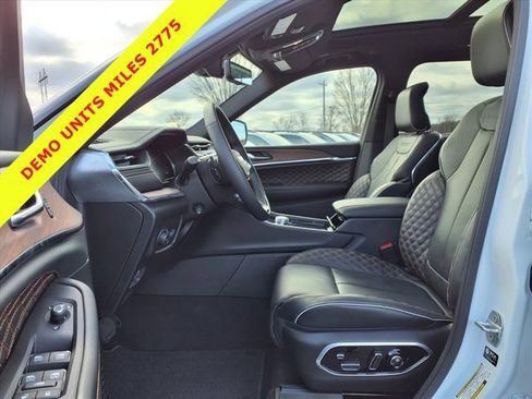 New 2025 Jeep Grand Cherokee L Summit w/ Advanced Protech Group IV image 18