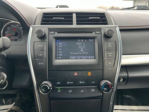 Used 2017 Toyota Camry SE image 20