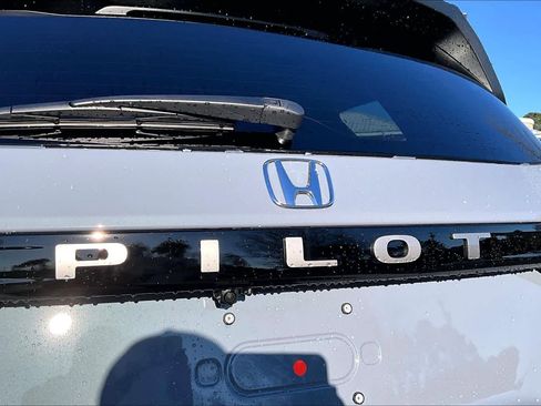 New 2026 Honda Pilot EX-L image 8