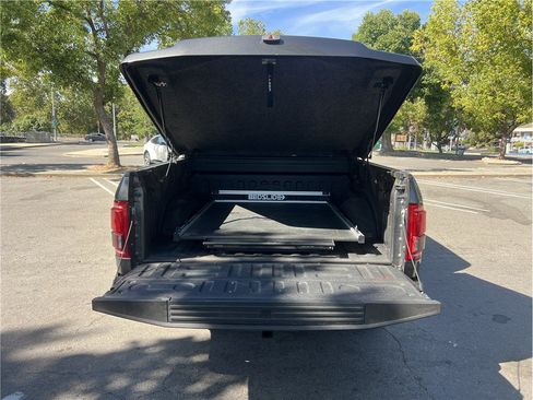 Used 2017 Ford F150 Lariat w/ Equipment Group 502A Luxury AWD/4WD image 10