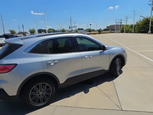 Used 2021 Ford Escape SEL FWD image 3
