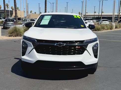 Used 2024 Chevrolet Trax RS w/ Driver Confidence Package FWD image 4