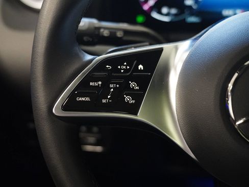 Used 2025 Mercedes-Benz GLA 250 4MATIC image 17