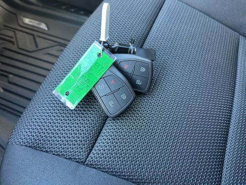 New 2026 GMC Canyon Elevation w/ Convenience Package image 30