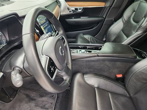 Used 2018 Volvo S90 T6 Inscription w/ Convenience Package image 12