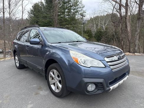 Used 2013 Subaru Outback 3.6R Limited w/ Moonroof Pkg image 3