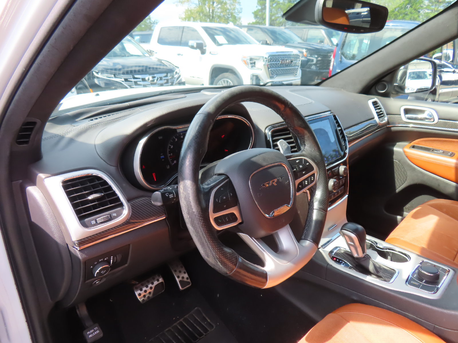 Used 2020 Jeep Grand Cherokee SRT w/ Trailer Tow Group IV AWD/4WD image 17