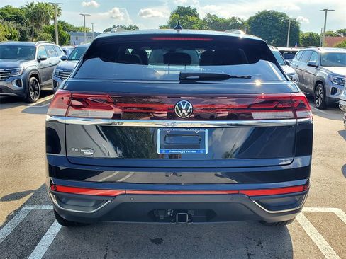 New 2026 Volkswagen Atlas Cross Sport SE image 4