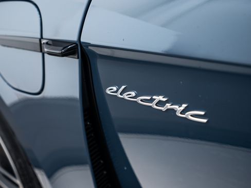 Certified 2026 Porsche Taycan AWD/4WD image 26