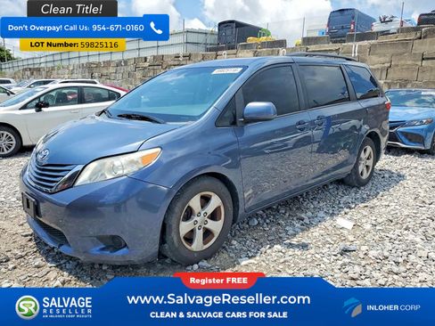Used 2015 Toyota Sienna LE FWD image 1