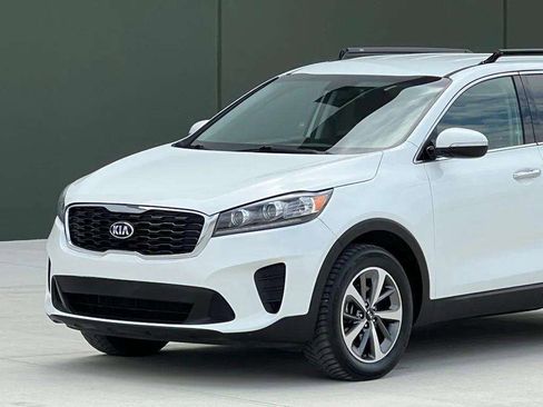 Used 2020 Kia Sorento FWD V6 image 30