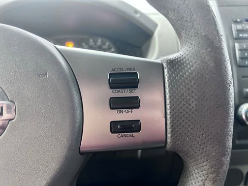 Used 2009 Nissan Frontier SE w/ SE Value Truck Pkg RWD image 10