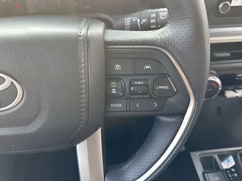 Used 2025 Toyota 4Runner SR5 image 13