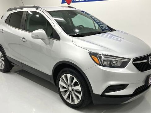 Used 2018 Buick Encore Preferred image 3