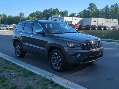 Used 2021 Jeep Grand Cherokee Limited AWD/4WD image 15