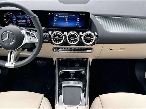 Used 2026 Mercedes-Benz GLA 250 4MATIC image 24