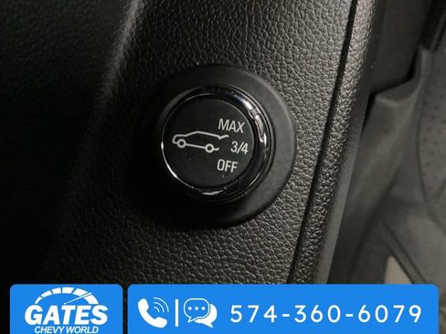 Used 2023 Chevrolet Traverse RS image 28