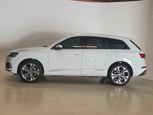 Used 2023 Audi Q7 3.0T Premium Plus w/ Premium Plus Package AWD/4WD image 3