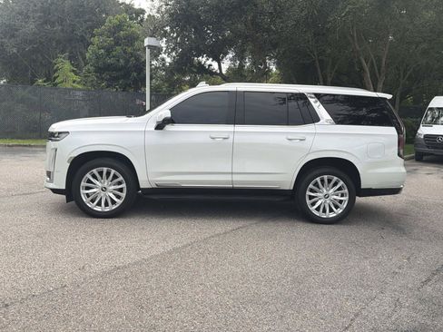 Used 2023 Cadillac Escalade Luxury RWD image 6